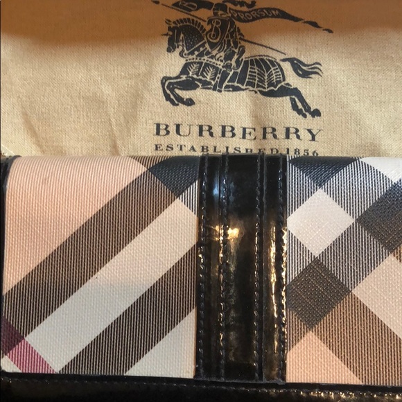 Authentic Burberry nova check continental wallet - Picture 2 of 6